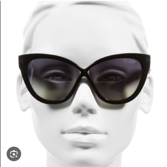 TOM FORD Cat Eye Sunglasses Black - Picture 11 of 12